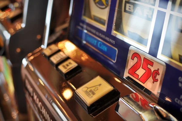 mdg118 platform dashboard showing sportsbook, live-dealer, and slot games