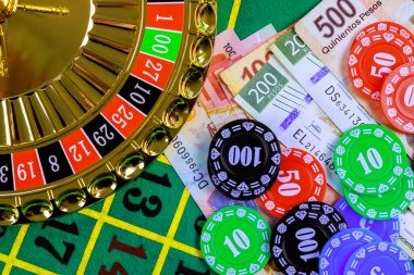 Live Bandar Poker table with dealer and player cards displayed